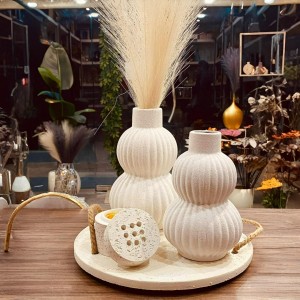 طقم تحف / مزهريات بوهيمي مجوز شكل 8 محزز عنق قصير قطعتين