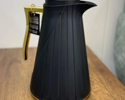 دلة ثيرموس قهوة اسود مذهب كاروهات عمودية مع مثلث في الخلف كبسة مستطيل في الأعلى تيرموس قهوة 1 لتر I82407-1.0-L-BL