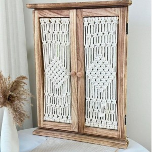 مراة شباك مكرميه ديكور زجاج