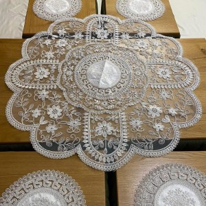 طقم دائري فرزاتشي مع اربع سكملات