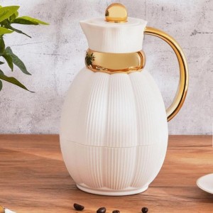 دلة / حافظة قهوة ابيض شكل جرة محزز مع يد وخصر ذهبي دلة تيرموس ساخن بارد