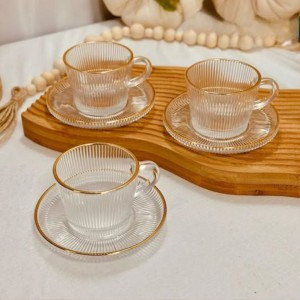 طقم فناجين / كاسات شاي 6 قطع زجاج محزز بيد حز ذهبي مع  6 صحون استكانة