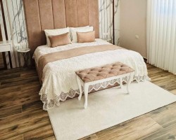  شرشف عرايسي 4 قطع دانتيل Joelle علبة خشبية مخمل