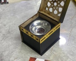 مبخرة من بديل الخشب شكل الكعبة مع زخارف cnc مذهبة