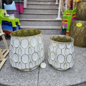 طقم قوار مكعبر قطعتين ابيض معدن ذهبي 35 + 30 سم