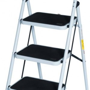 سلم ابيض حديد 3 درجات جلد اسود 