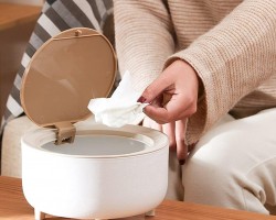 سلة مهملات غطا بامبو مع ارجل قواعد بلاستيك مدور صغير للمكتب او الطاولات دلو زبالة / سطل قمامة