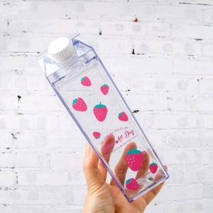 علبة عصائر بلاستيك اكريليك شفاف مرسم فراولة مع غطاء شكل علبة حليب