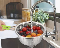 مصفاة ستانلس بيد سليكون ملون 20 سم