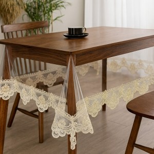 شرشف طاولة سفرة شفاف مع دانتيل ذهبي مقاس 140 × 220 سم