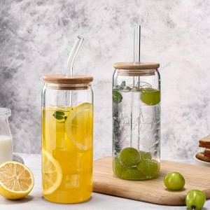 كاسة زجاج بغطاء خشب مع مصاصة بدون يد 