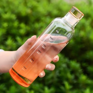 قنينة / شيكر ماء تايم تريند مع مؤشر ساعات Good Moments