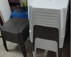 اسكملة / مقعد / طربيزة بلاستيك مربعة سادة الوان