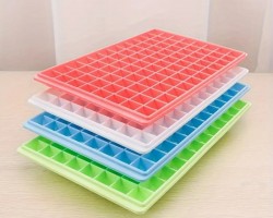 قالب ثلج بلاستيك مع غطاء شكل مربعات مع مغرفة ICE TRAY 96  