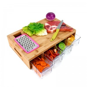 لوح تقطيع / فرم خشب بامبو مع مبشرة و مكاييل اكريليك عدد 4 داخلية