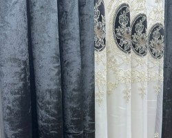 ستائر تتيوس لون  اسود