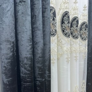 ستائر تتيوس لون  اسود