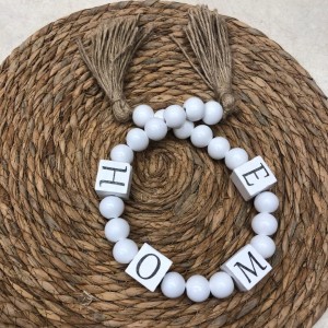 مسبحة ديكور خرز مكرميه 30 سم مع كلمة المنزل - HOME لون ابيض