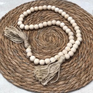 مسبحة ديكور خرز مكرميه بني فاتح / غامق طول 30سم