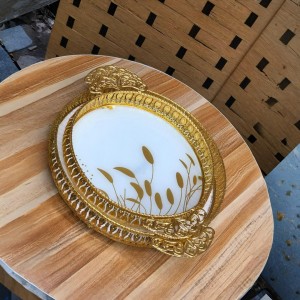 طقم صواني بيوتر مذهب ارضية زجاج مدور قطعتين 40 + 30 سم