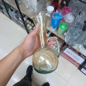 ابريق ماء زجاج تفاحه