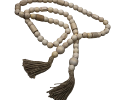 مسبحة ديكور خرز مكرميه بيج طول 1.5 متر مزخرف كبير