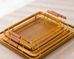 طقم صواني تقديم - تفضيل بيوتر مذهب مع ارضية خشب مستطيل مع ايدي 3 قطع