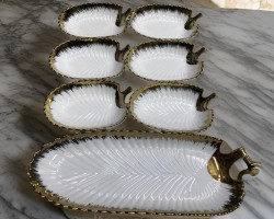 طقم صحون بورسلان شكل ورقة شجر لون ابيض حيف ذهبي 7 قطع