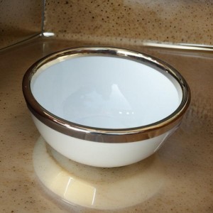 صحن شوربة - زبادي بورسلان ابيض مع حز ذهبي 5 انش