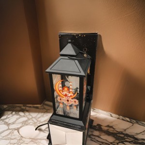 فانوس اسود بلاستيك اسود شكل كوخ من الاعلى مع حمالة وزجاج سادة ملون رمضان