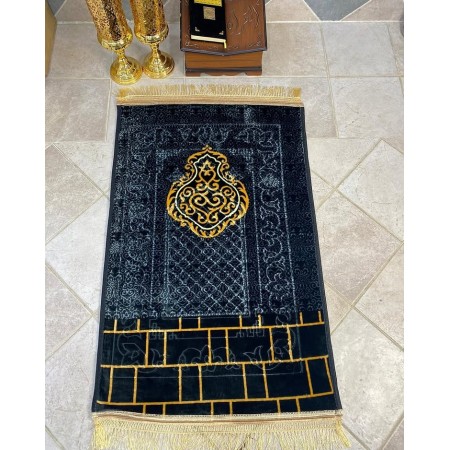سجادة صلاة الحرم مخمل مبطن طبيه مع ارضية لاصقة / مصليه طبية سجادة صلاة الحرم مخمل مبطن طبيه مع ارضية لاصقة / مصليه طبية