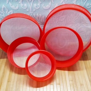 طقم منخل طحين بلاستيك سادة مع شبك 5 قطع احجام