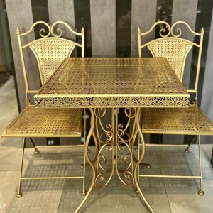 طاولة معدن نحاسي مع كرسيين فرعوني