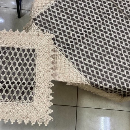 شرشف طاولة وسط + 4 وجه اسكمله خلية نحل شرشف طاولة وسط + 4 وجه اسكمله خلية نحل