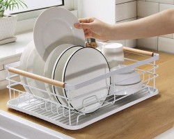 مشك صحون طابق واحد ابيض مع حمالة معالق وسكاكين مع مصفاة في الاسفل مشك صحون طابق واحد ابيض مع حمالة معالق وسكاكين مع مصفاة في الاسفل