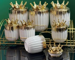 طقم سكريات بهارات 7 قطع بورسلان ابيض شكل يقطينه مع حز ذهبي وستاند 