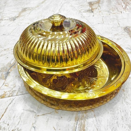 جاط مقلوبة - تقدبم طعام مع غطاء ذهبي 40 سم جاط مقلوبة - تقدبم طعام مع غطاء ذهبي 40 سم