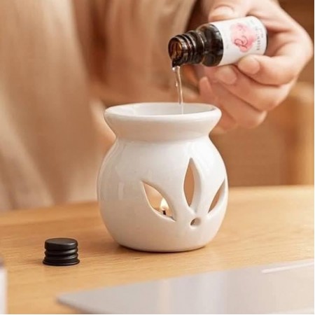 مبخرة مع شمعة معطرة وعلب زيت 6 قطع مبخرة مع شمعة معطرة وعلب زيت 6 قطع