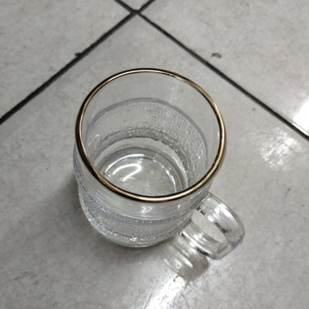 طقم كاسات شاي زجاج قاع مبزر نافر مع يد مستطيل وحيف ذهبي ١٢ كاسة KX2242 A طقم كاسات شاي زجاج قاع مبزر نافر مع يد مستطيل وحيف ذهبي ١٢ كاسة KX2242 A