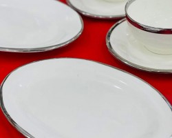 طقم صحون بورسلان ابيض 18 قطعة مع حيف فضي