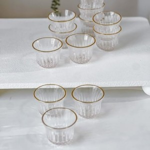 طقم فناجين قهوة سادة زجاج محزز مع حز ذهبي 12 قطعة A.D.C طقم فناجين قهوة سادة زجاج محزز مع حز ذهبي 12 قطعة A.D.C