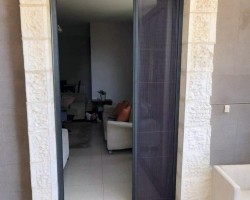 تفصيل ابواب شبك منخل مع حلق لون اسود