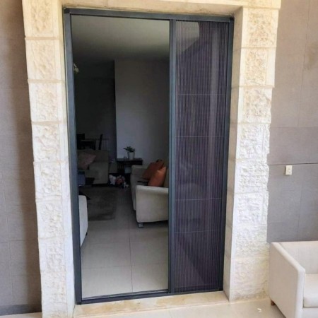 تفصيل ابواب شبك منخل مع حلق لون اسود