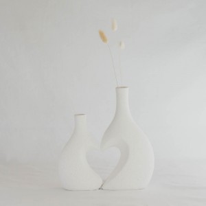 طقم تحف / مزهريات بوهيمي شكل قلب قطعتين طقم تحف / مزهريات بوهيمي شكل قلب قطعتين