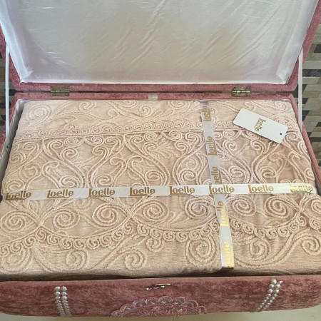  شرشف عرايسي 4 قطع دانتيل Joelle علبة خشبية مخمل