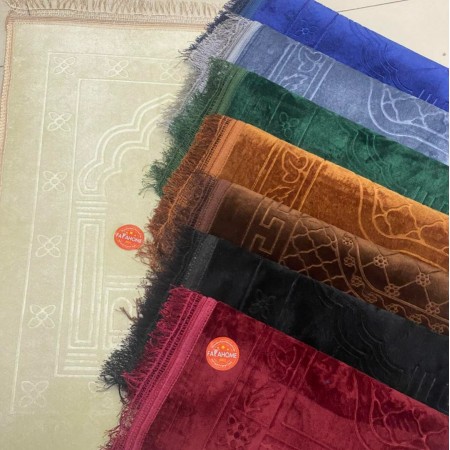 سجادة صلاة مخمل سادة مبطن طبيه مع ارضية لاصقة / مصليه طبية سجادة صلاة مخمل سادة مبطن طبيه مع ارضية لاصقة / مصليه طبية