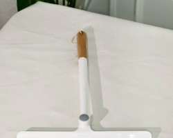 قشاطة مجلى او شباك بلاستيك راس متحرك يد بلاستيك مقبض خشب طويل