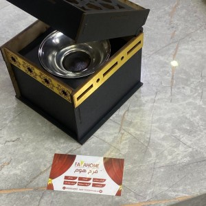 مبخرة من بديل الخشب شكل الكعبة مع زخارف cnc مذهبة