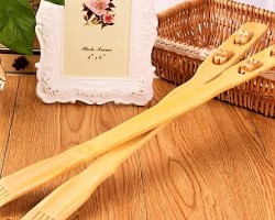 حكاكة ظهر خشب مع عجال مساج