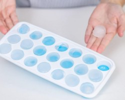 قالب ثلج 12 قطعة سيليكون مع غطاء بلاستيك  قالب ثلج 12 قطعة سيليكون مع غطاء بلاستيك